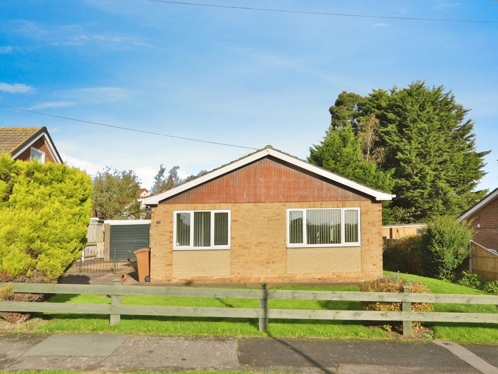 3 bed detached bungalow for sale in Warrendale, Barton-Upon-Humber DN18, £230,000