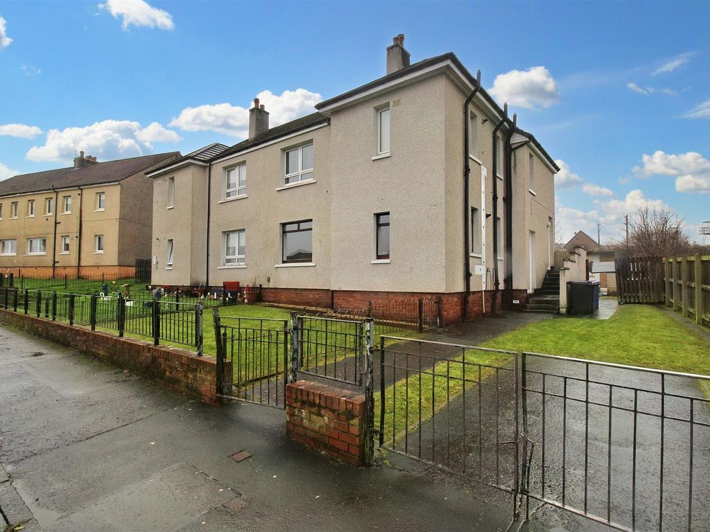 2 bed flat for sale in Ferguslie Park Crescent, Paisley PA3, £60,000