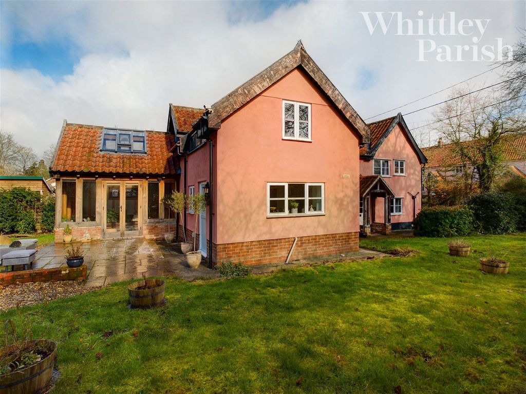 3 bed cottage for sale in The Street, Thornham Magna, Eye IP23, £475,000