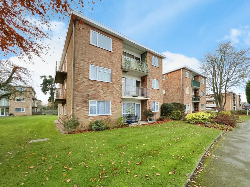 2 bed flat for sale in Green Court, Mackenzie Close, Allesley CV5, £185,000