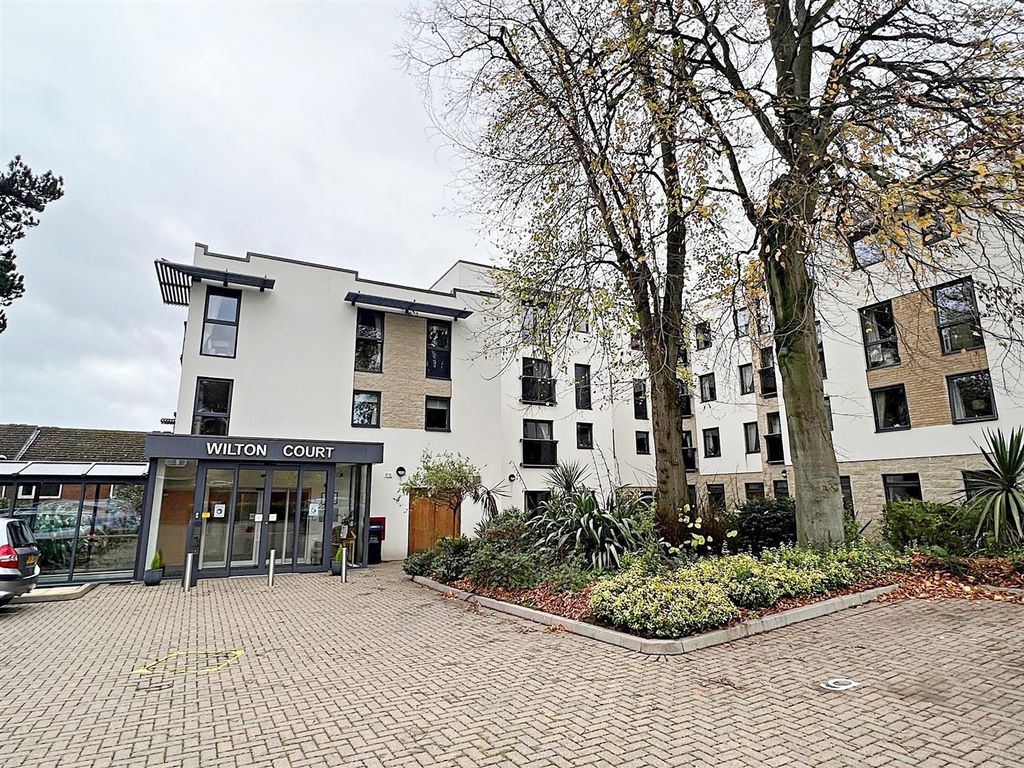1 bed flat for sale in Wilton Court, Southbank Road, Kenilworth CV8, £189,950
