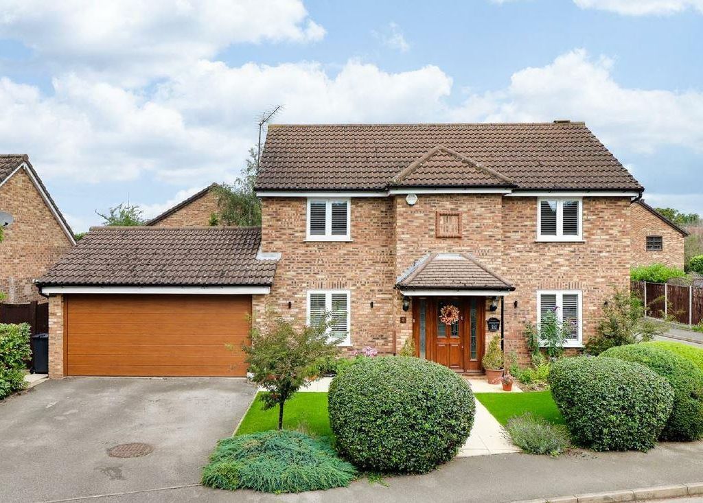 4 bed detached house for sale in Furlong Way, Great Amwell, Ware SG12, £775,000