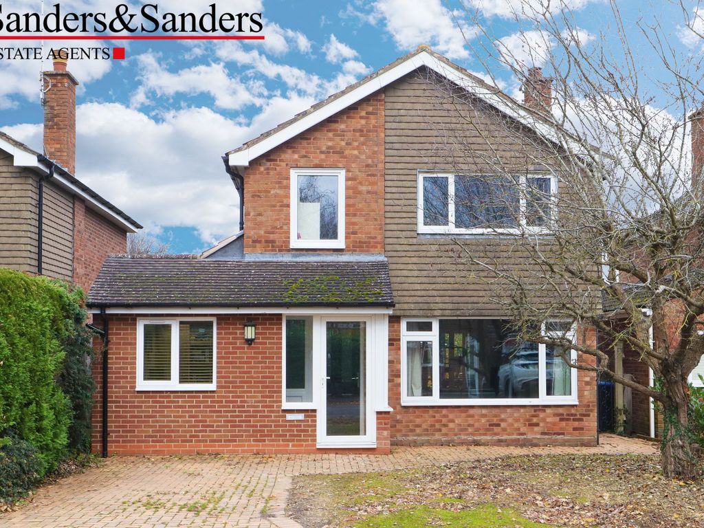 3 bed detached house for sale in Fields Park Drive, Alcester B49, £425,000