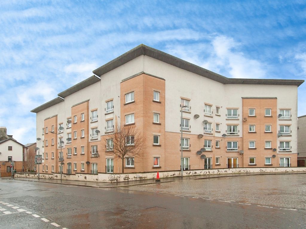 2 bed flat for sale in Ferguslie Walk, Paisley PA1, £70,000