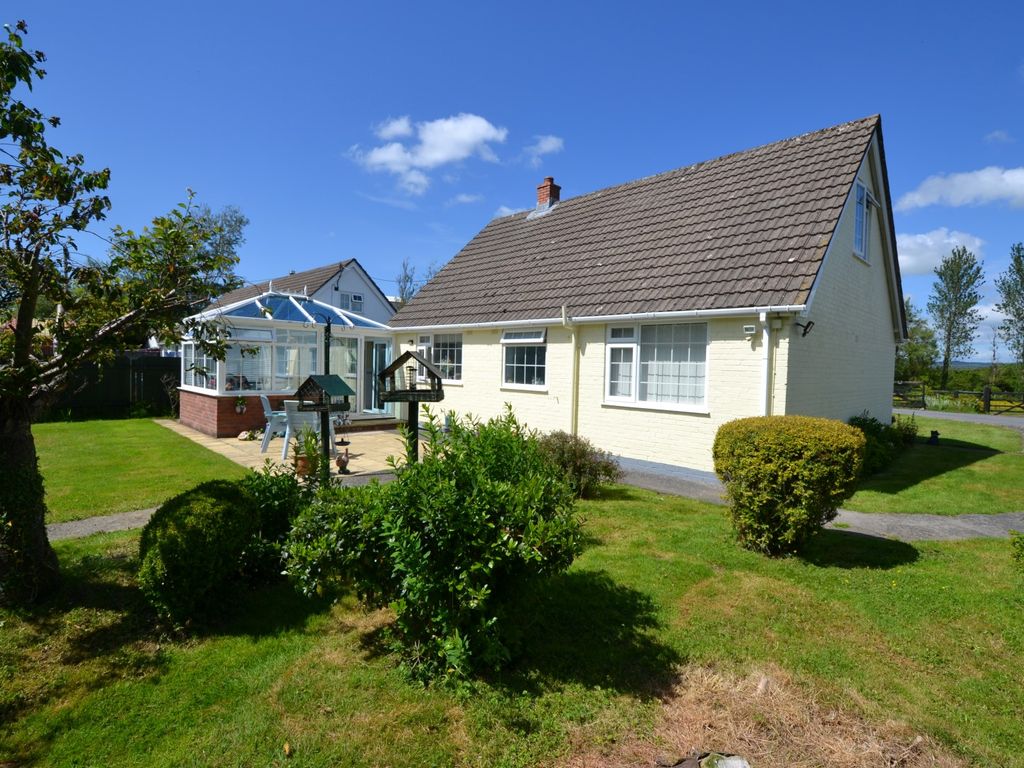 3 bed bungalow for sale in Pinged, Burry Port SA16, £500,000