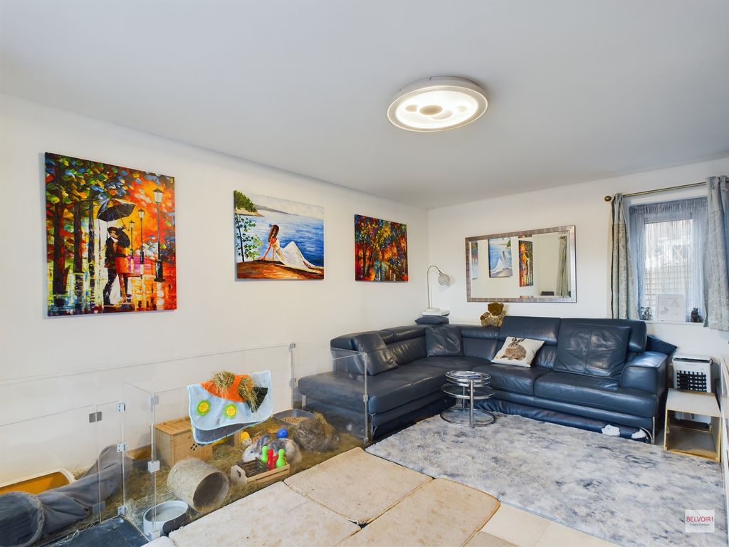 2 bed flat for sale in Wensley Street, Sheffield S4, £115,000