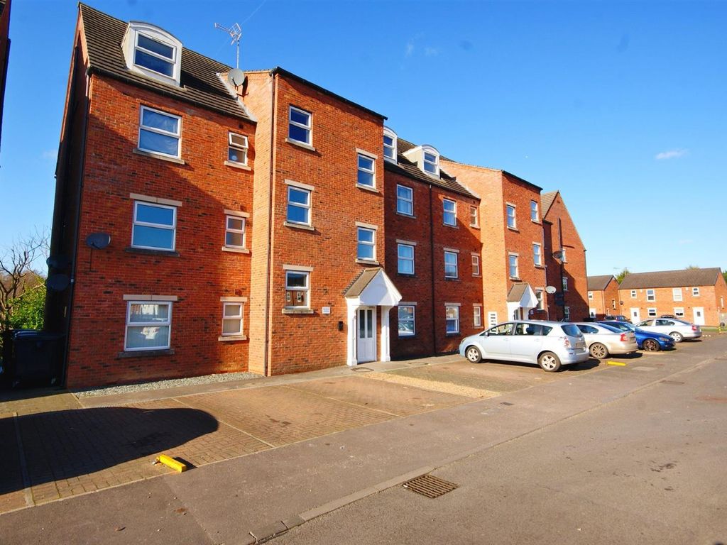 2 bed flat for sale in Fairfax Street, Lincoln LN5, £105,000