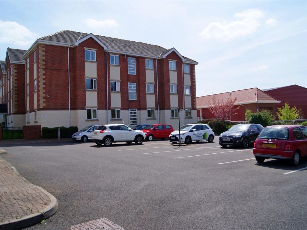 2 bed flat for sale in Venables Court, Venables Way, Lincoln LN2, £125,000