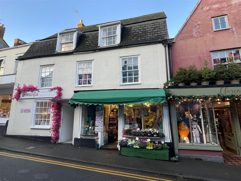 Retail premises to let in Long Street, Wotton-Under-Edge GL12, £10,800 pa