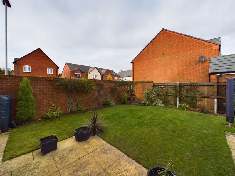 4 bed detached house for sale in Hodgson Road, Shifnal, Shropshire. TF11, £370,000
