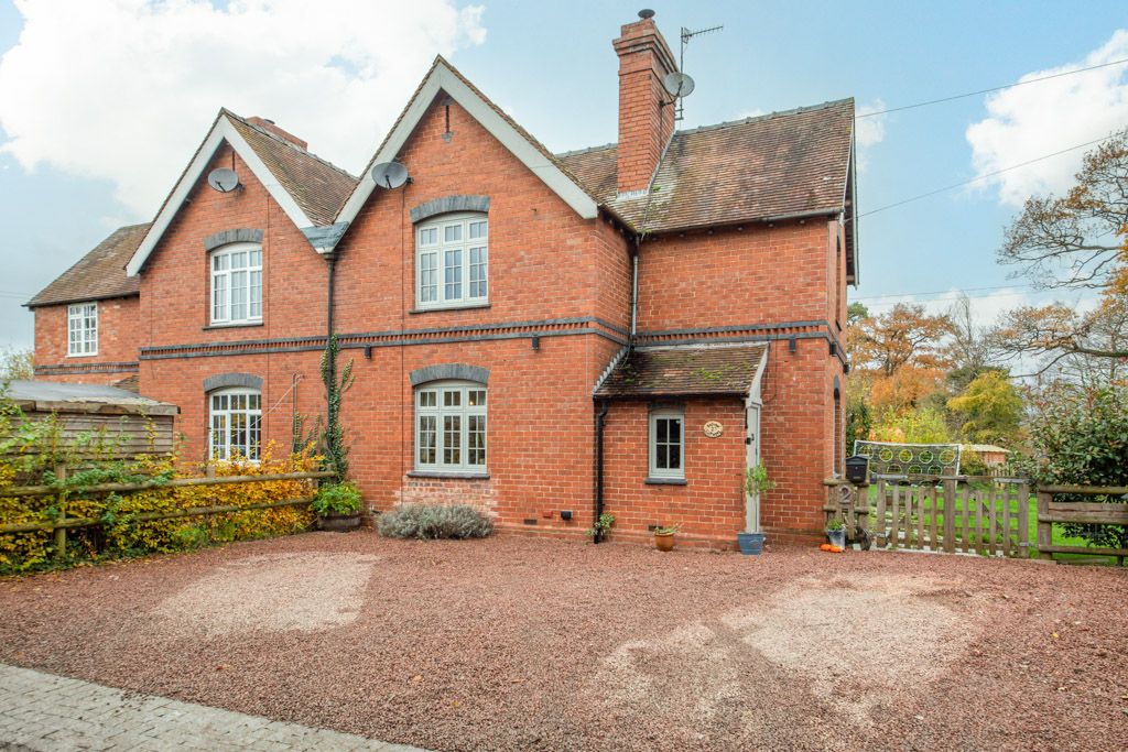 3 bed semi-detached house for sale in Refuge Cottage, Kyrewood WR15, £395,000