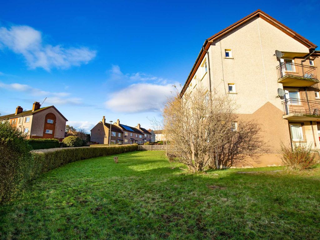 2 bed flat for sale in Leitchland Road, Paisley PA2, £45,000
