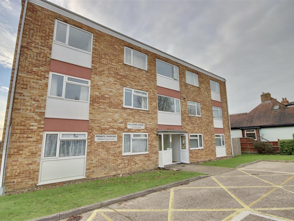 2 bed flat for sale in Solent Road, Drayton, Portsmouth PO6, £200,000