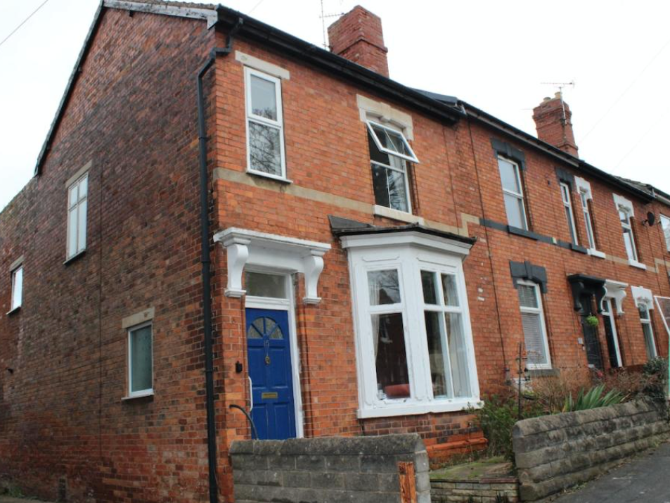 3 bed property for sale in Sunnyside, Worksop, Nottinghamshire S81, £175,000