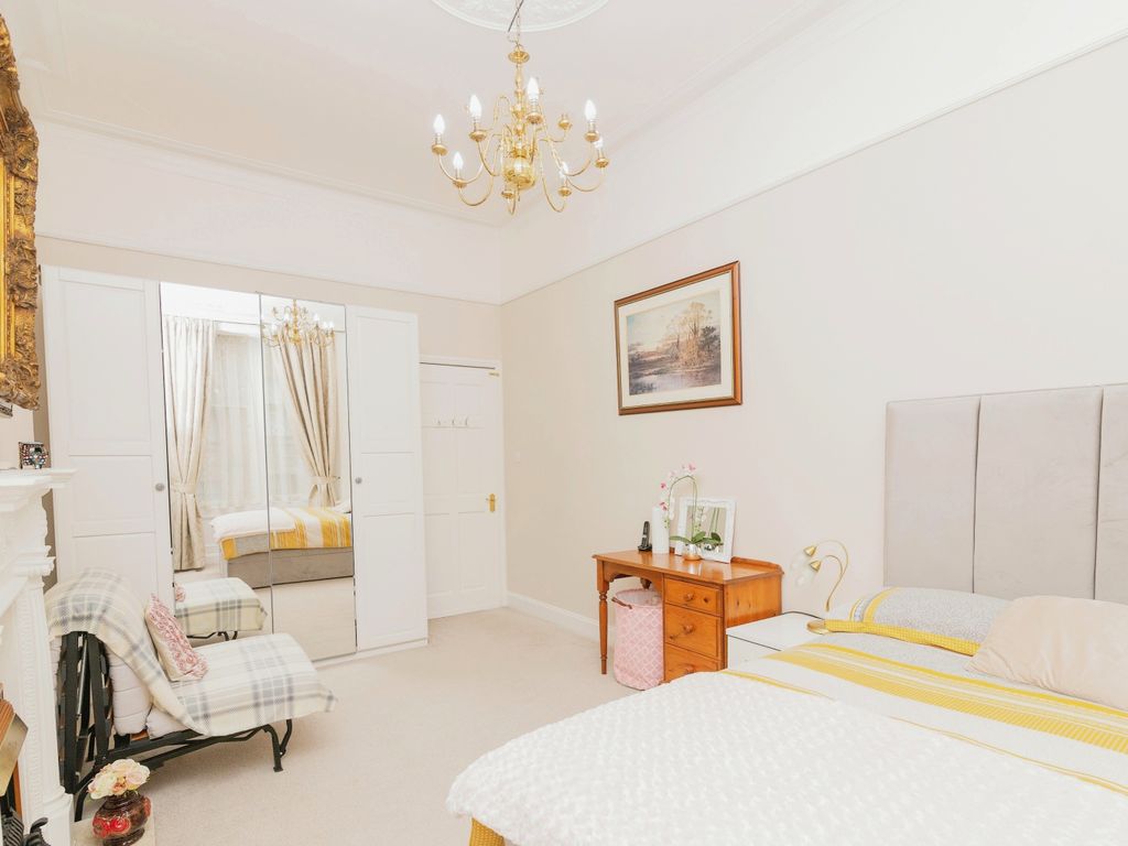 3 bed flat for sale in Cranworth Street, Glasgow G12, £400,000