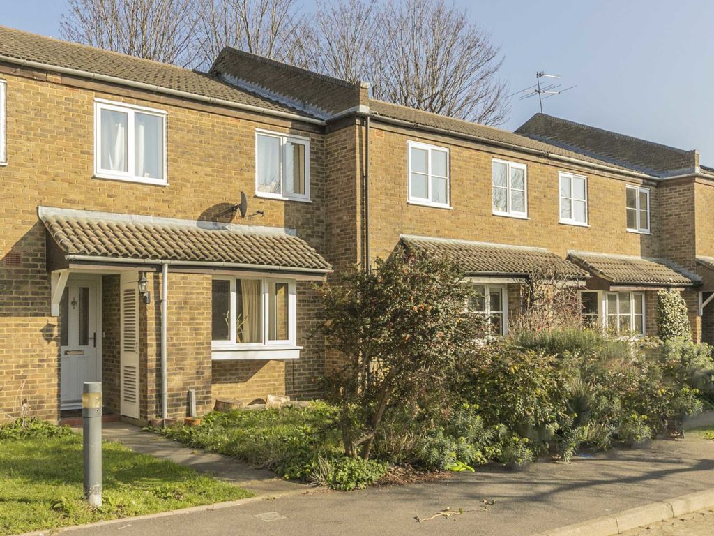 3 bed property to rent in St. Gerards Close, London SW4, £3,250 pcm