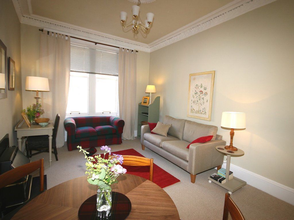 2 bed flat to rent in Jeffrey Street, Edinburgh EH1, £1,400 pcm