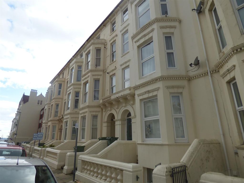 2 bed flat to rent in Nightingale Road, Southsea PO5, £1,000 pcm