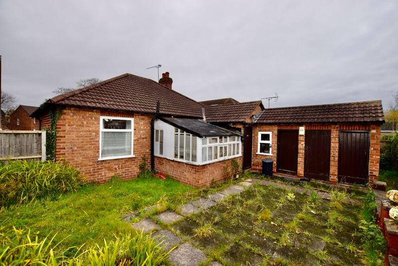 2 bed bungalow for sale in Saughall Road, Blacon, Chester CH1, £250,000