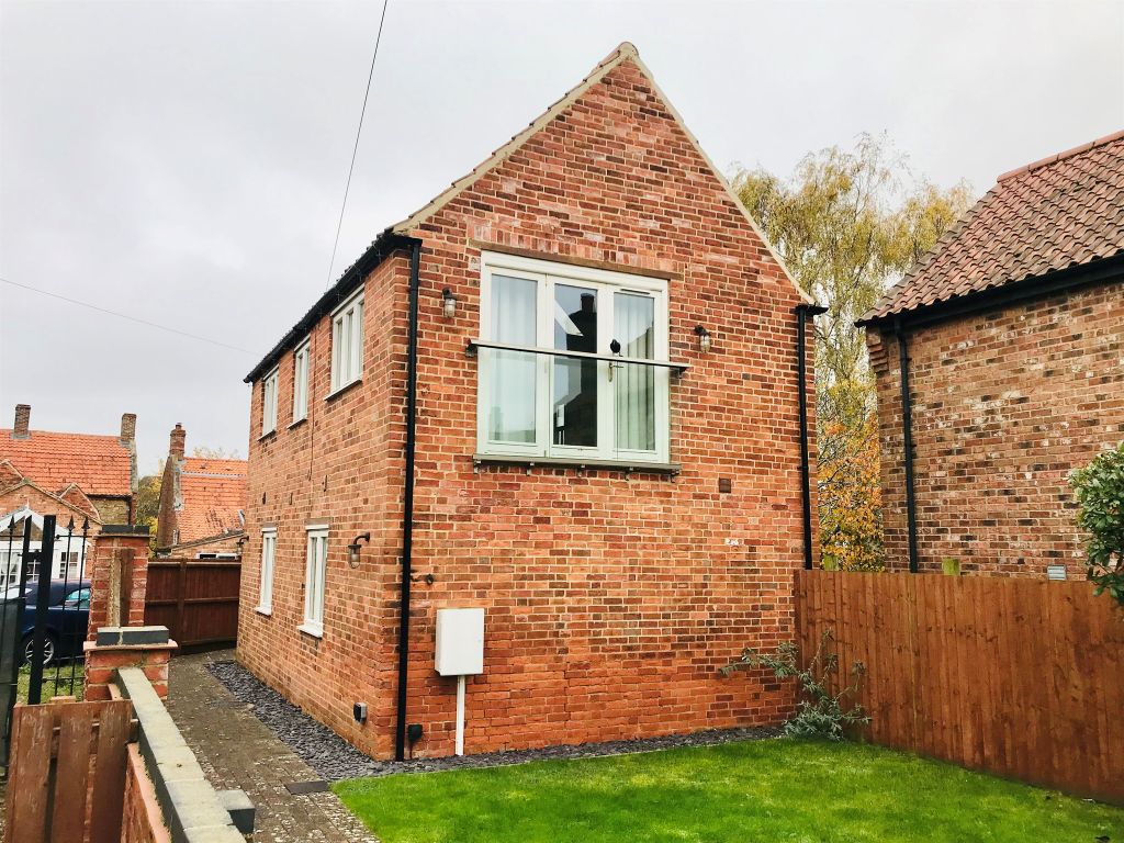 3 bed detached house for sale in Chapel Lane, Folkingham, Sleaford NG34, £250,000