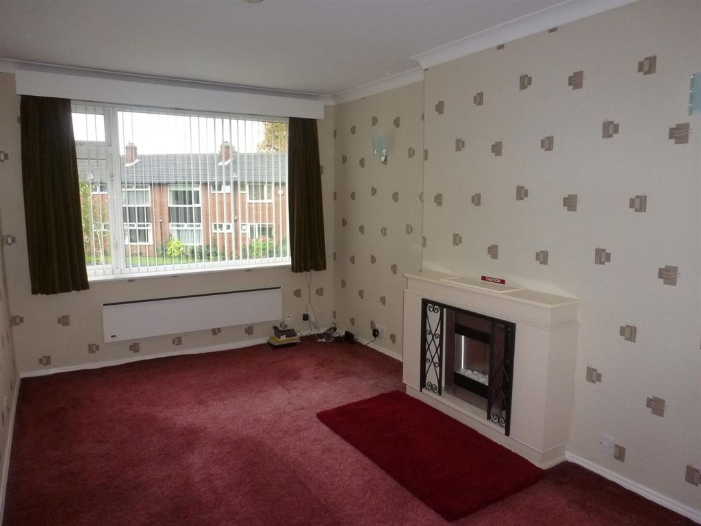 3 bed flat for sale in The Crescent, Middlesbrough TS5, £90,000