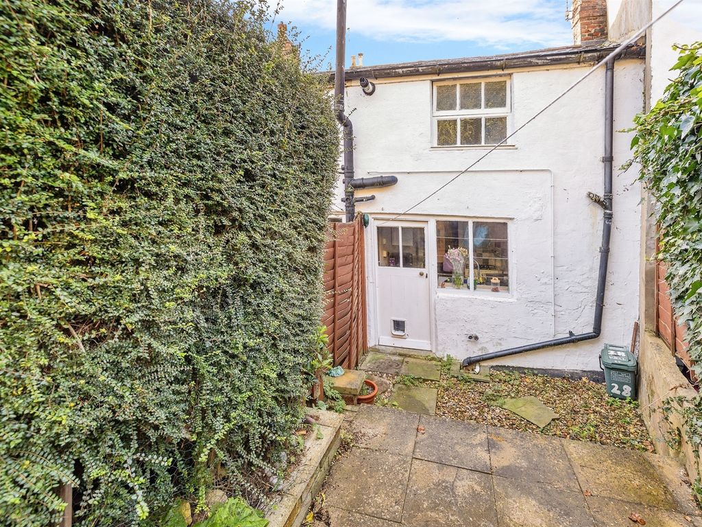 1 bed cottage for sale in Well Street, Buckingham MK18, £190,000