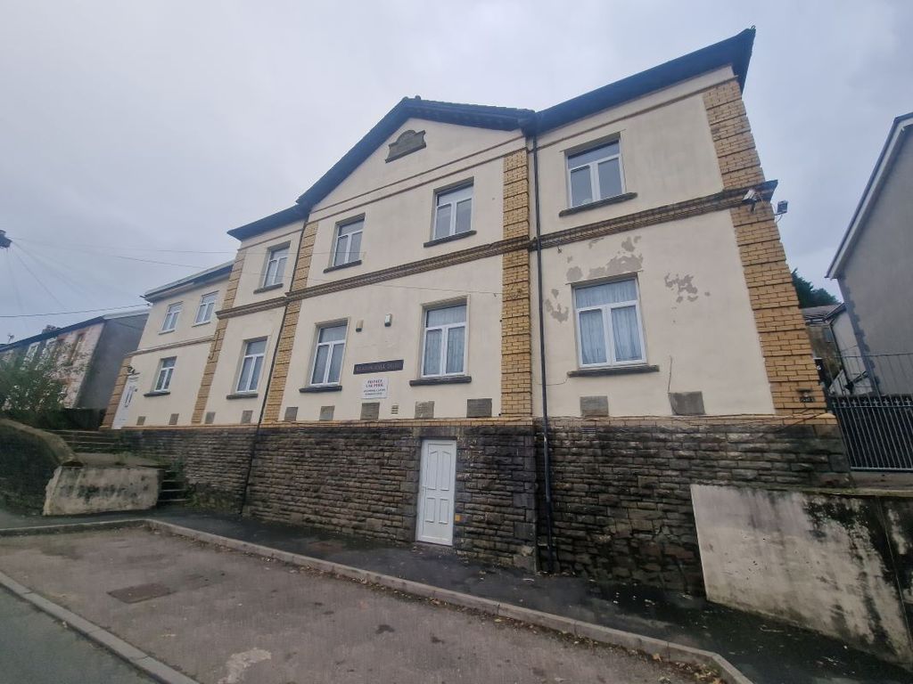 1 bed flat for sale in Flat 5 Meadowhall Court, 217 Caerphilly Road, Senghenydd, Caerphilly, Mid Glamorgan CF83, £42,000