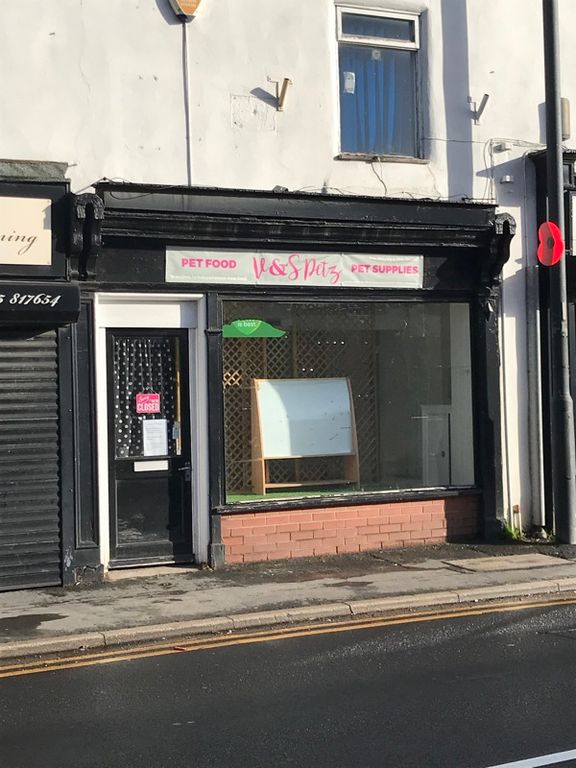 Retail premises to let in King Street, Thorne, Doncaster DN8, £7,200 pa