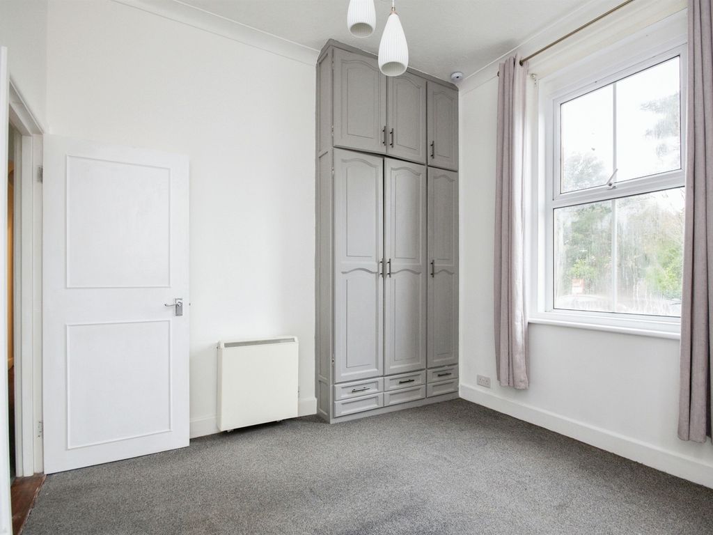 1 bed flat for sale in Crescent Road, Bournemouth BH2, £160,000
