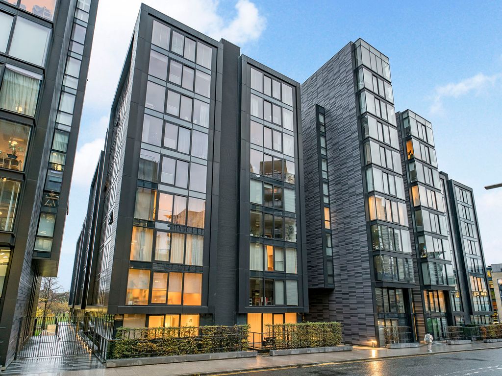 1 bed flat for sale in 6/32 Simpson Loan, Quartermile EH3, £299,500