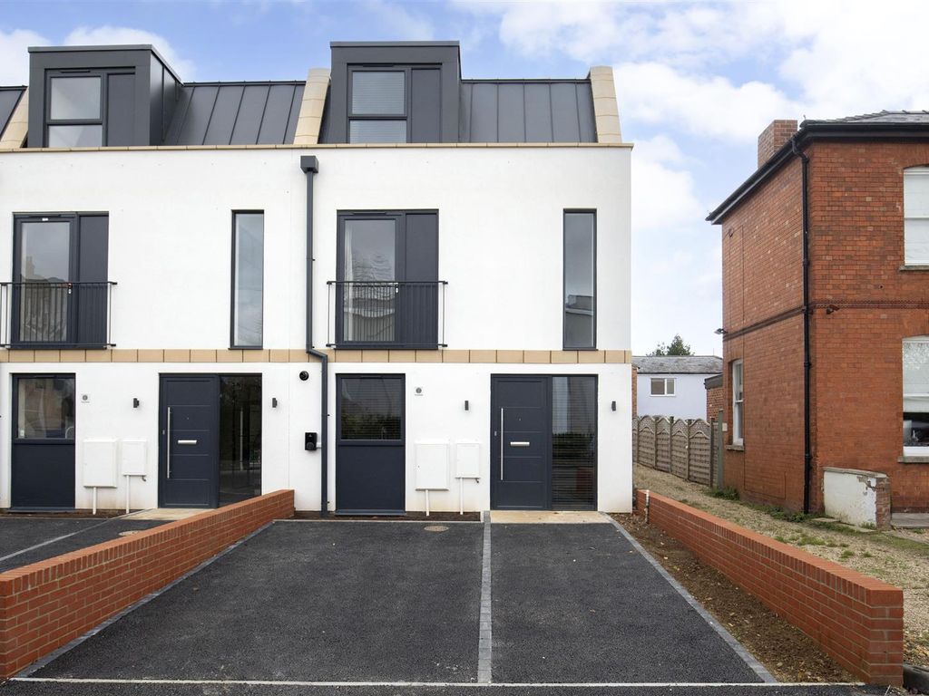 3 bed property for sale in Carlton Gate, Carlton Street, Cheltenham GL52, £750,000