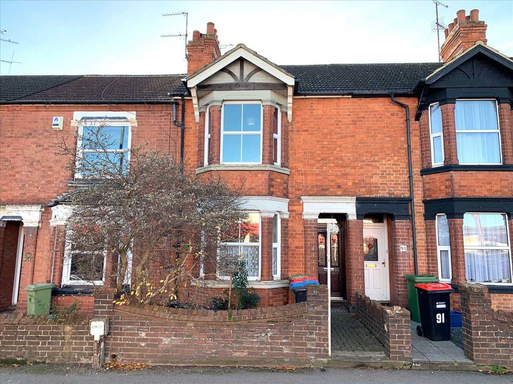 3 bed terraced house for sale in Stratford Road, Wolverton, Milton Keynes MK12, £285,000