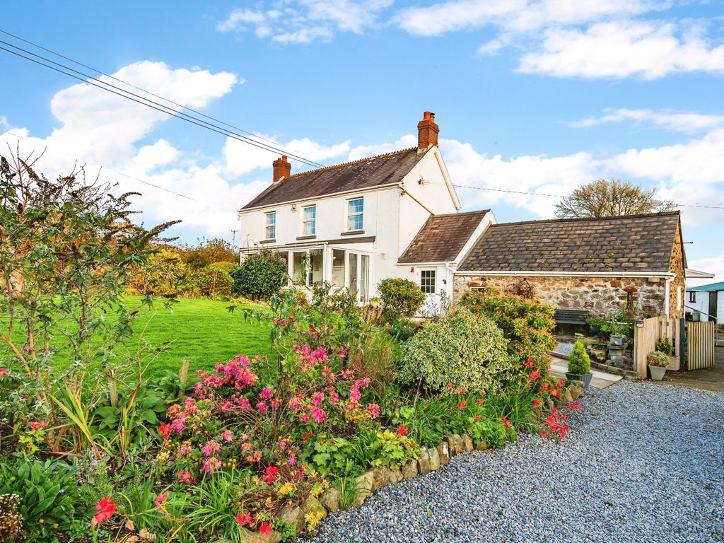 3 bed detached house for sale in Llawhaden, Narberth, Pembrokeshire SA67, £475,000