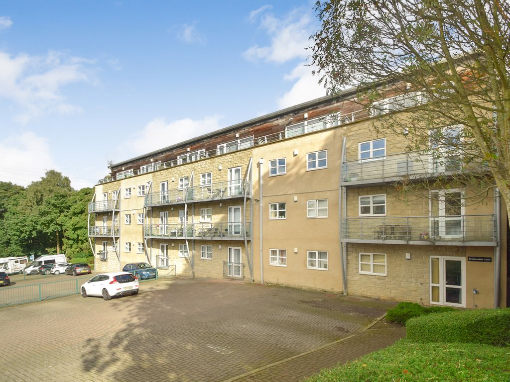 1 bed flat for sale in Brackendale, Thackley, Bradford, West Yorkshire BD10, £70,000