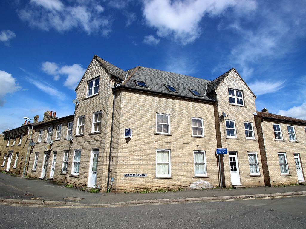 2 bed flat to rent in Beagle Court, Cottenham, Cambridge CB24, £1,100 pcm