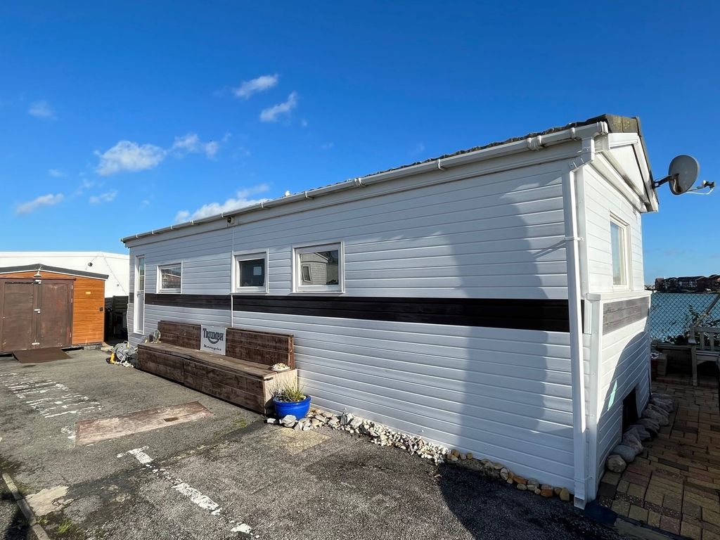 1 bed mobile/park home for sale in Henderson Park, Eastney, Southsea PO4, £225,000