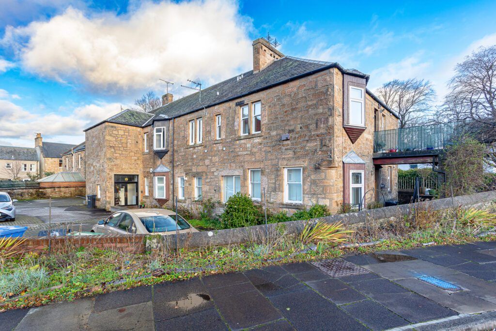 1 bed flat for sale in Regent Square, Linlithgow EH49, £120,000