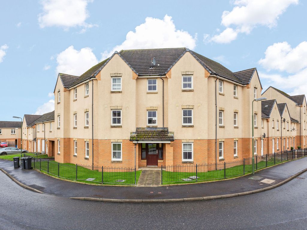 2 bed flat for sale in Russell Road, Bathgate EH48, £130,000