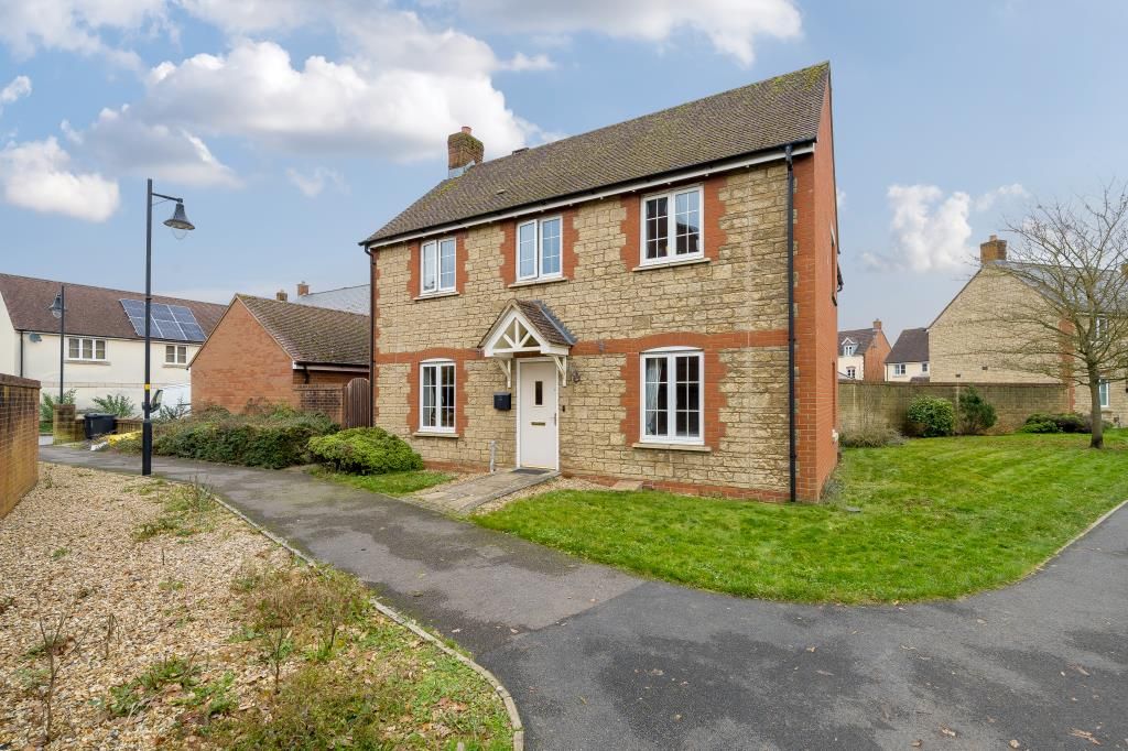 4 bed detached house for sale in Swindon, Wiltshire SN25, £400,000