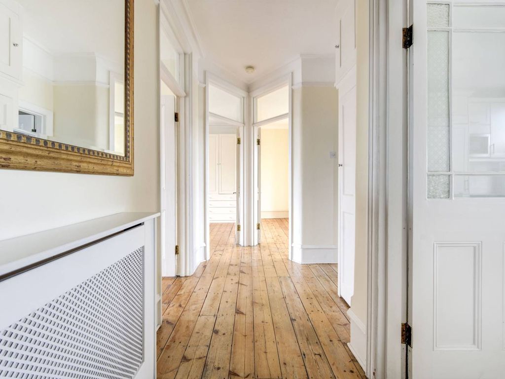 2 bed flat for sale in Talgarth Mansions, Barons Court, London W14, £550,000