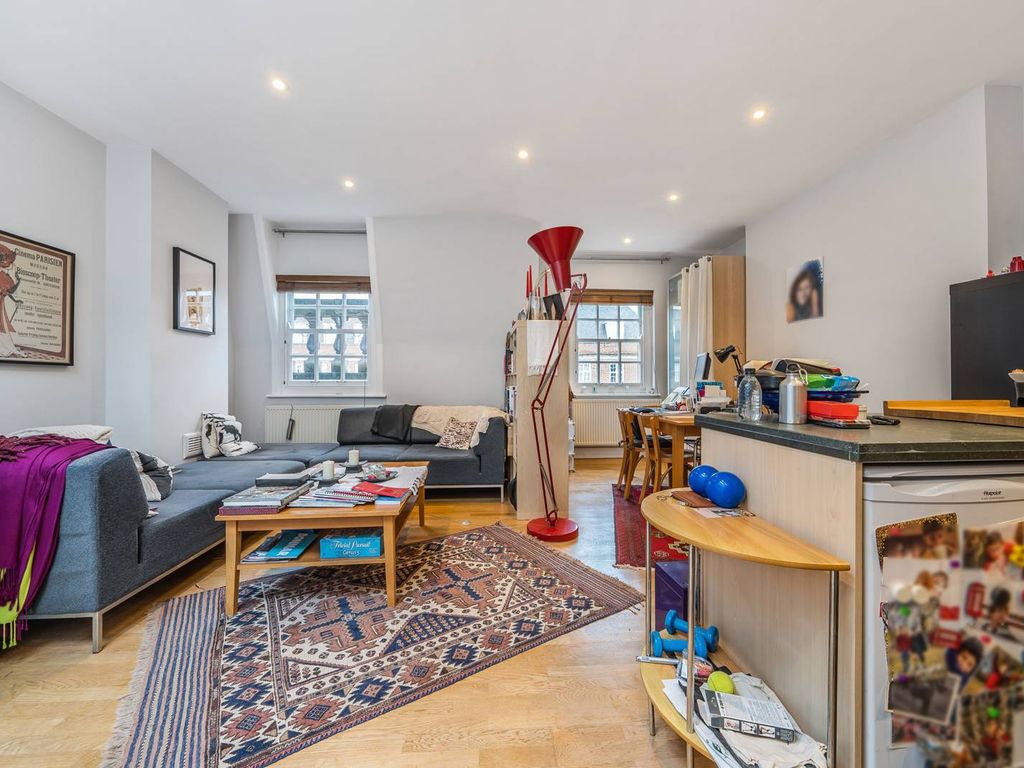 1 bed flat to rent in Kensington High Street, High Street Kensington, London W8, £2,167 pcm
