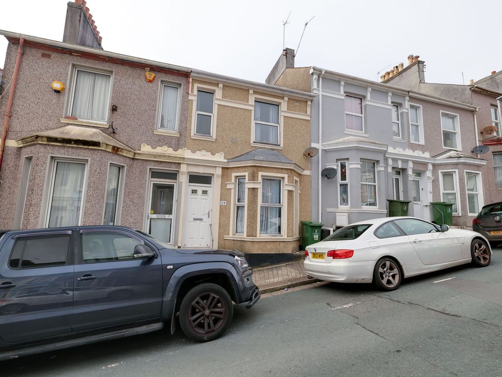 3 bed flat for sale in Townshend Avenue, Keyham, Plymouth PL2, £180,000