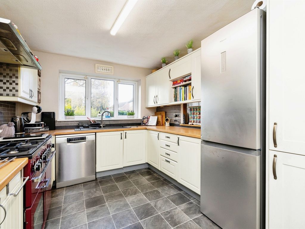 4 bed detached house for sale in Grange Close, Maids Moreton, Buckingham MK18, £650,000