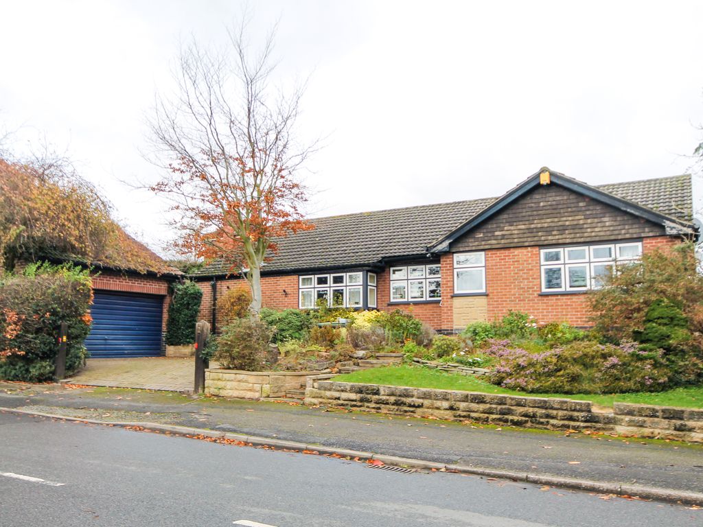 5 bed detached bungalow for sale in Hemingway Close, Newthorpe NG16, £380,000