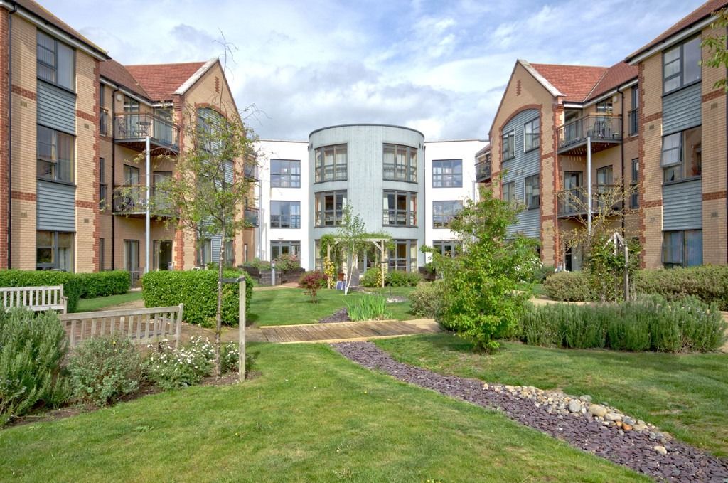 2 bed flat for sale in Wellbrook Way, Girton, Cambridge CB3, £280,000