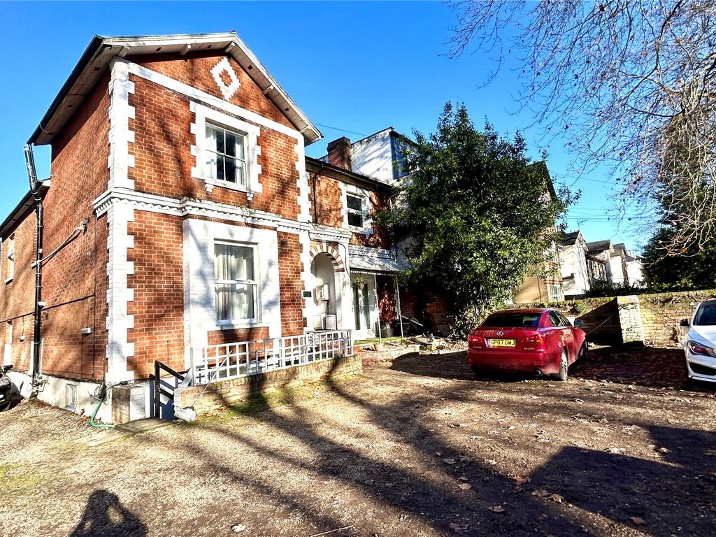 1 bed flat for sale in London Road, Reading, Berkshire RG1, £160,000