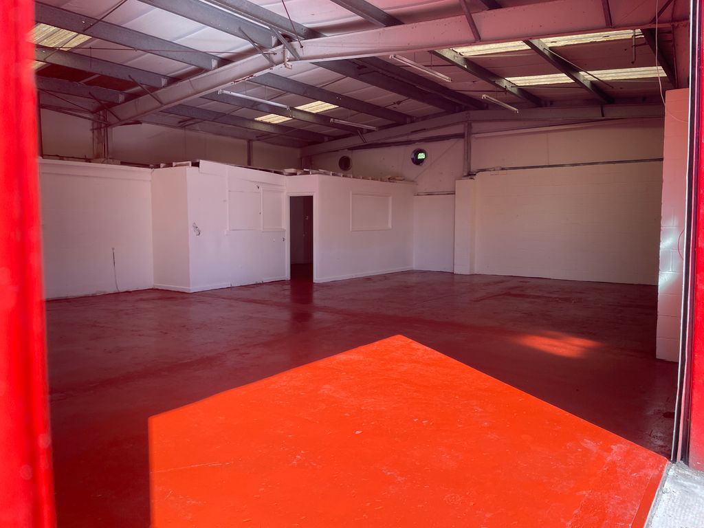 Warehouse to let in Heol Ty Newydd, Bedwellty, Blackwood NP12, £15,600 pa