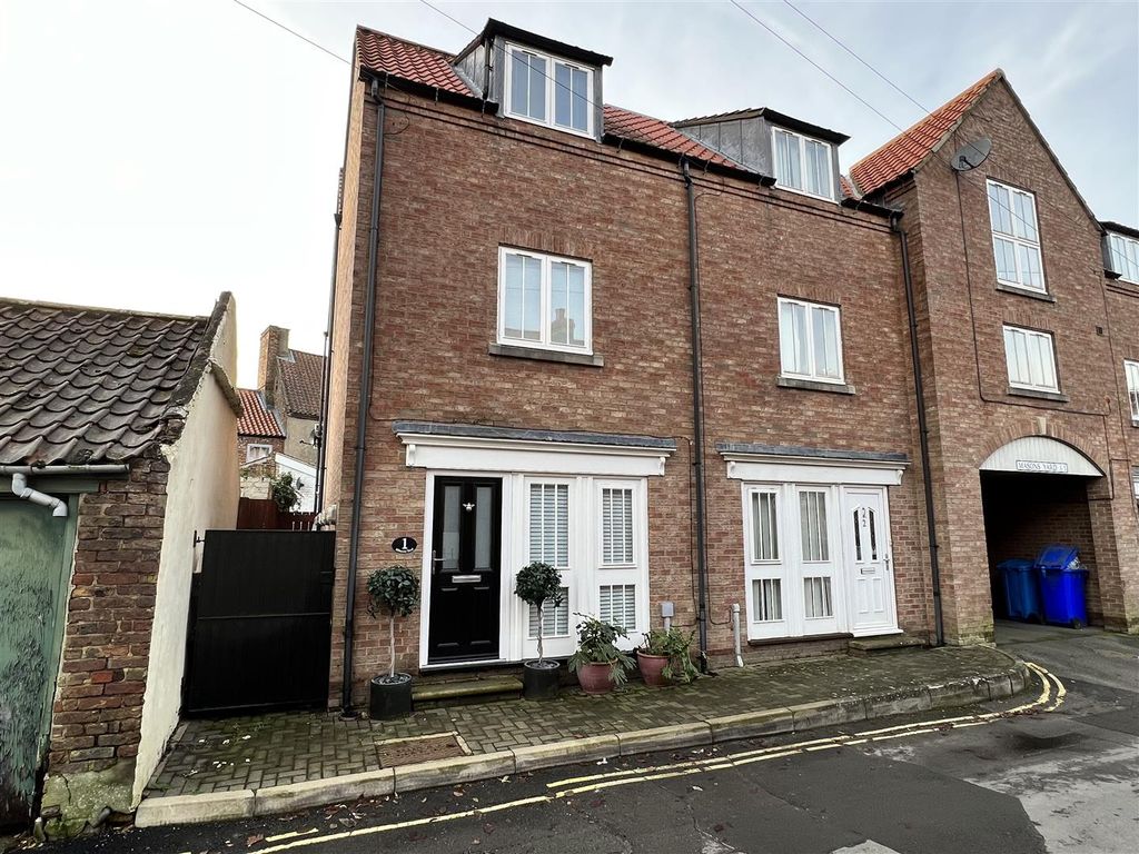 3 bed end terrace house for sale in The Archway, Market Weighton, York YO43, £200,000