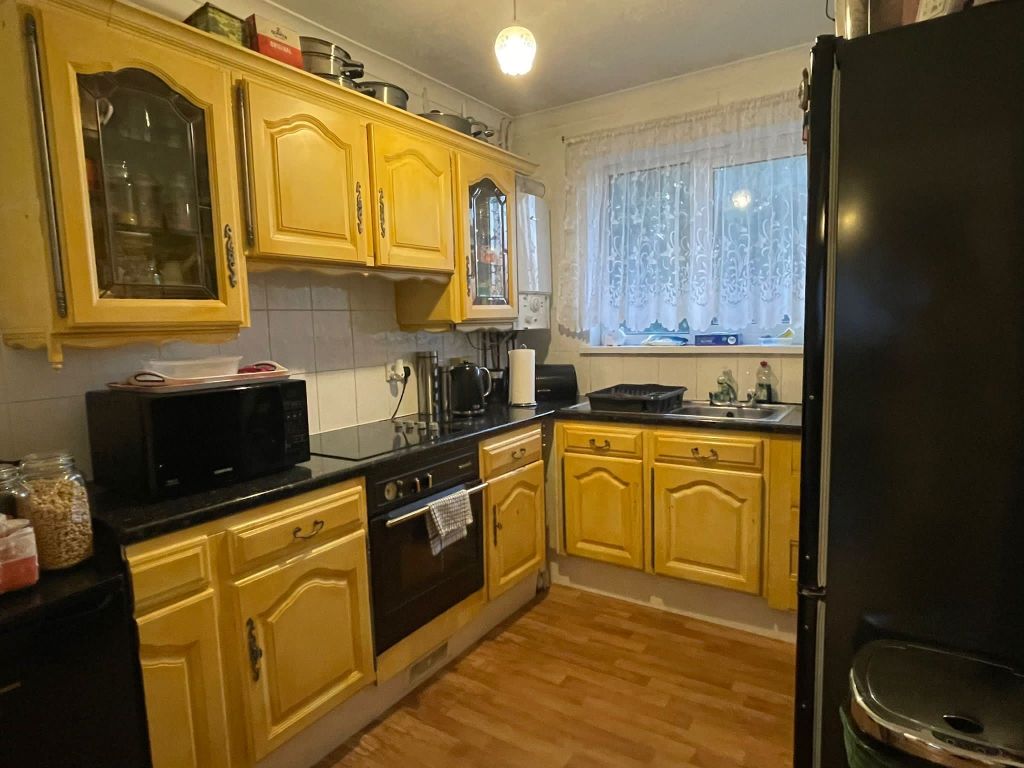 2 bed flat for sale in New Road, Rumney, Cardiff CF3, £100,000
