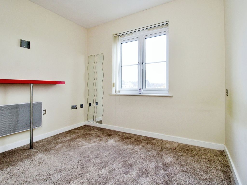 1 bed flat for sale in De Clare Drive, Radyr, Cardiff CF15, £130,000